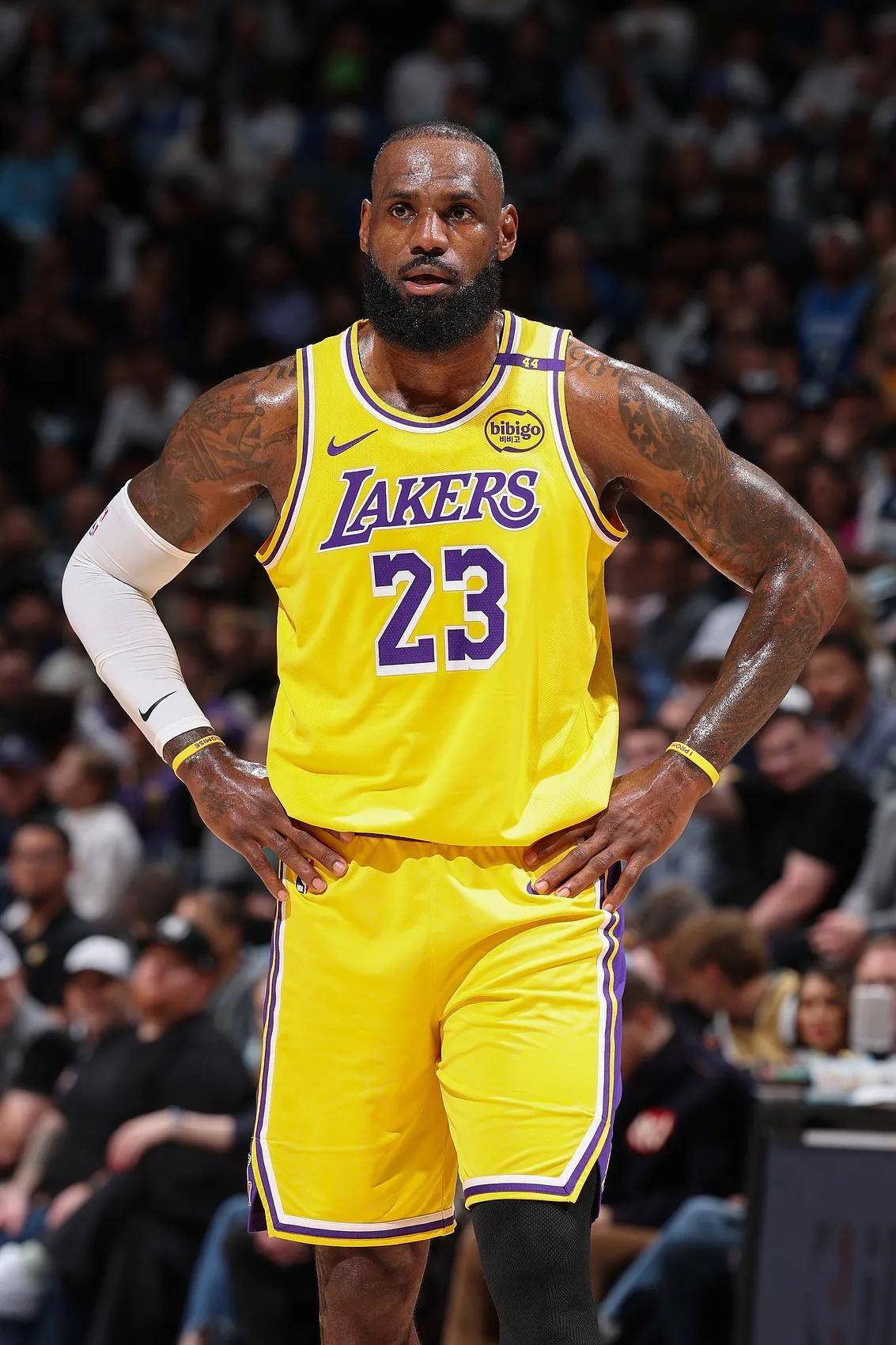 关于NBA新赛季火爆来袭！勇士夺冠热门，湖人豪取四连胜的信息
