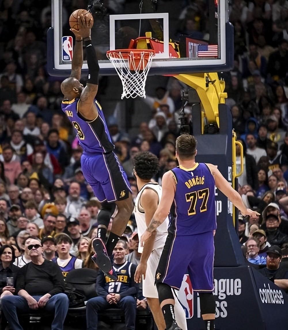 雄鹿逆转击败凯尔特人,保持不败 雄鹿逆转击败凯尔特人,保持不败