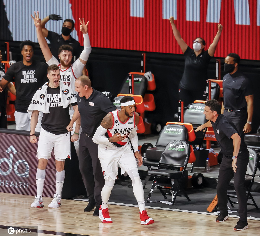 爱游戏地址-灰熊负于开拓者，利拉德砍下35分夺胜