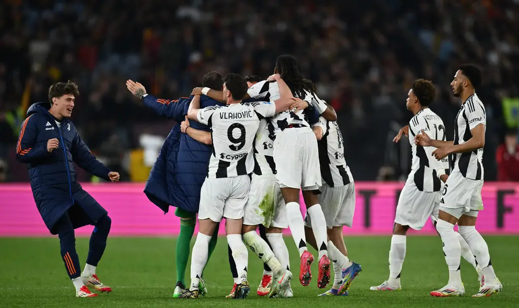 包含尤文图斯中场球员助攻得分，帮助球队领先的词条