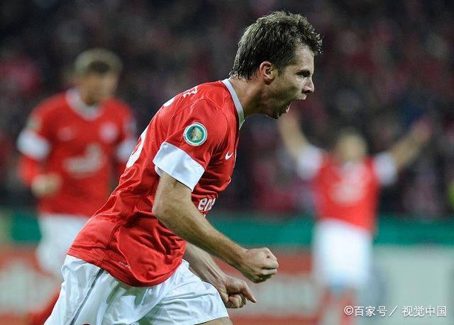 爱游戏入口-汉堡雷根斯堡备战新赛季，球队备战备受瞩目的简单介绍