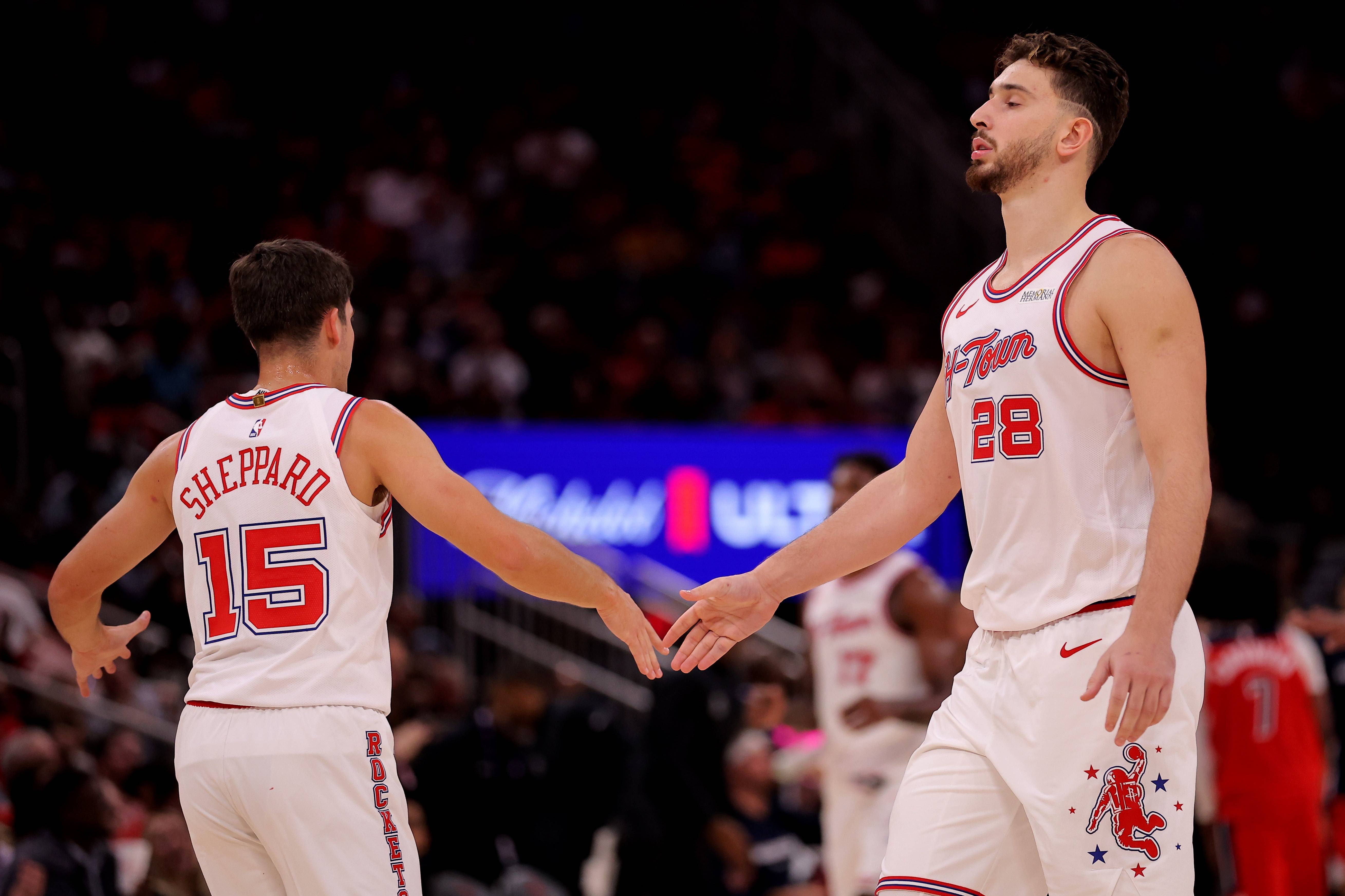 爱游戏投注-火箭主场拿下勇士！盖伊分力压对手的简单介绍