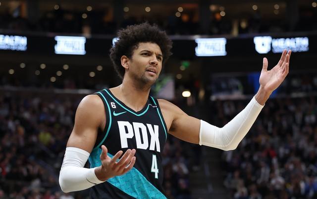 NBA选秀状元开拓者队交易，引发球迷热议