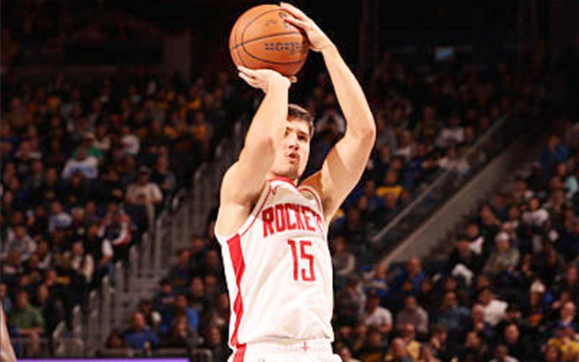 爱游戏入口-爵士控卫突破纪录，成为焦点人物