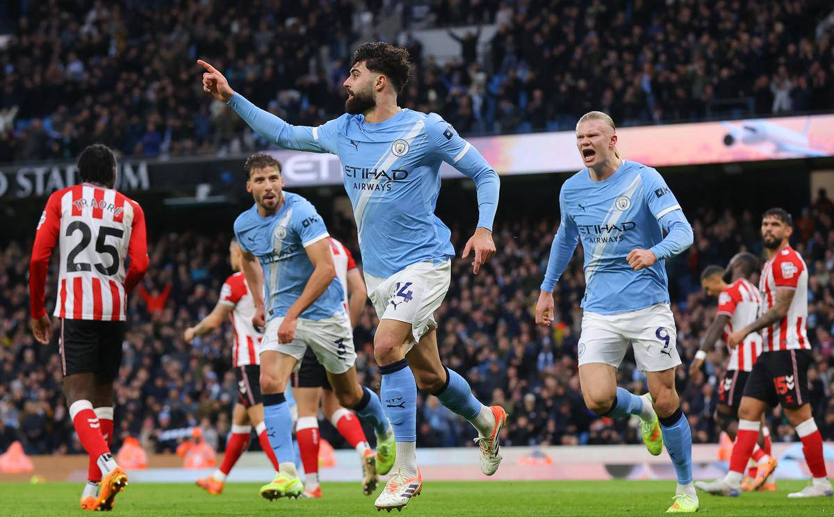 爱游戏直播-曼城轻松战胜对手，豪取胜利晋级