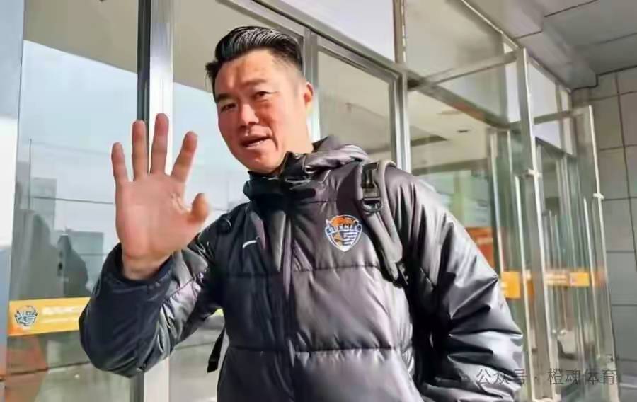 包含主教练请战！球队主帅亲自上阵，鼓舞士气的词条