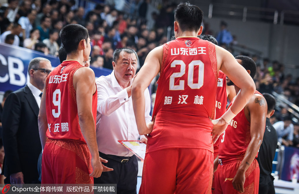 爱游戏活动-山东队在主场击败福建队保住胜利